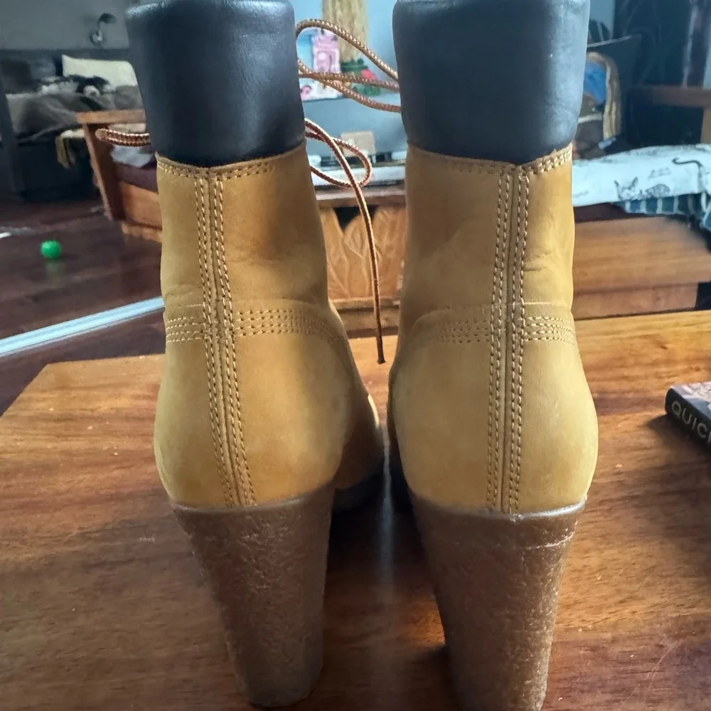 Timberland Tan Lace Up Boots with Chunky Heel - Picture 3 of 7